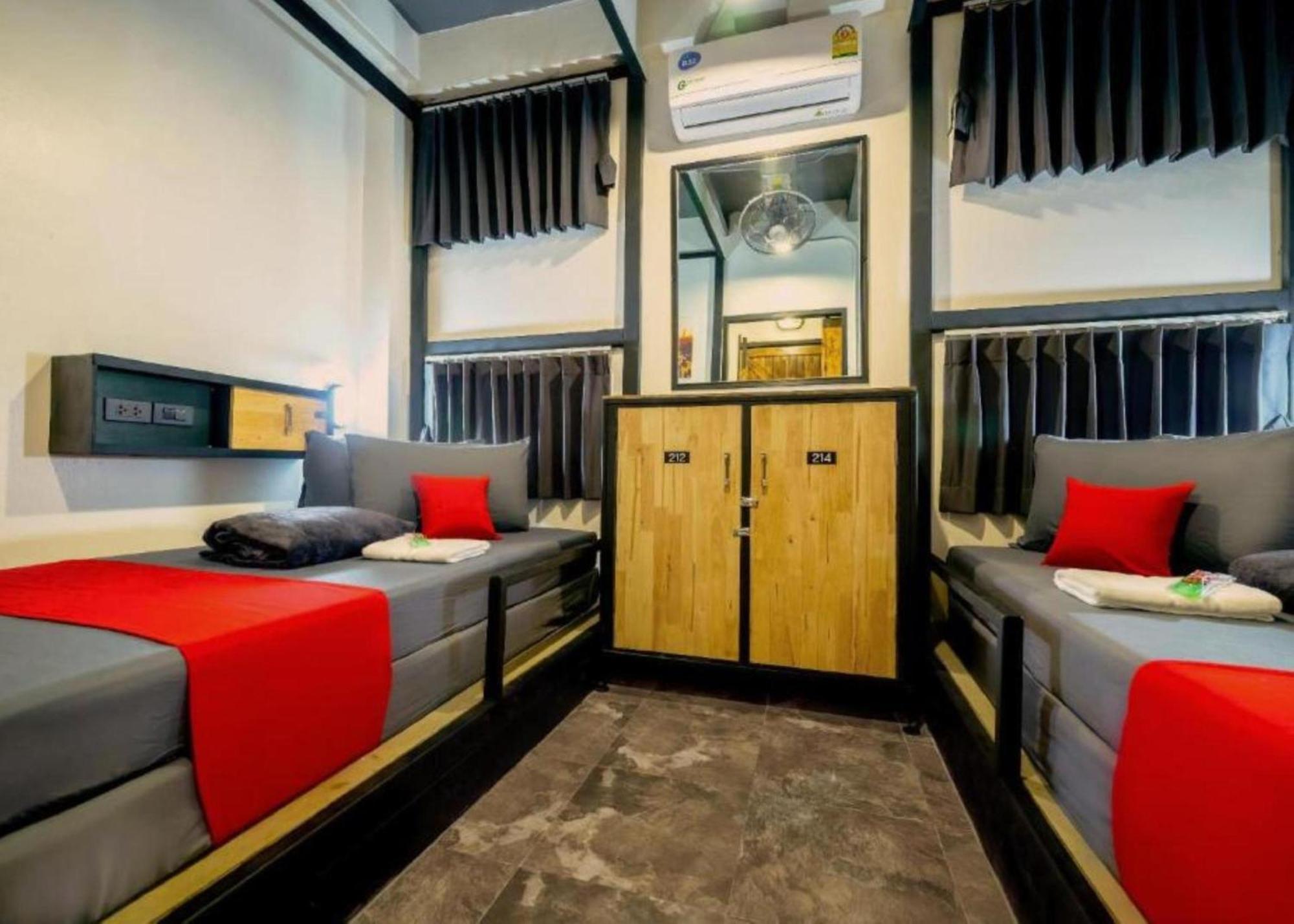 RedDoorz Episode 11 Hostel Sukhumvit Bangkok Buitenkant foto