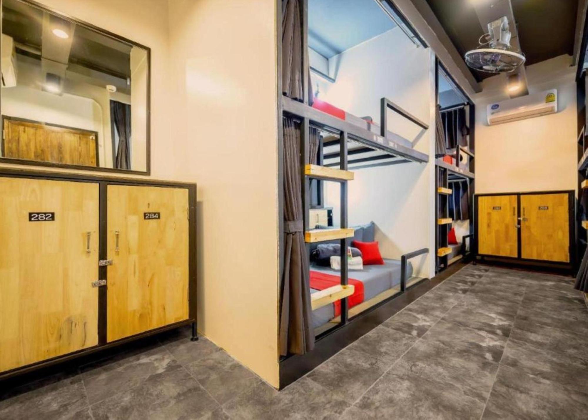 RedDoorz Episode 11 Hostel Sukhumvit Bangkok Buitenkant foto