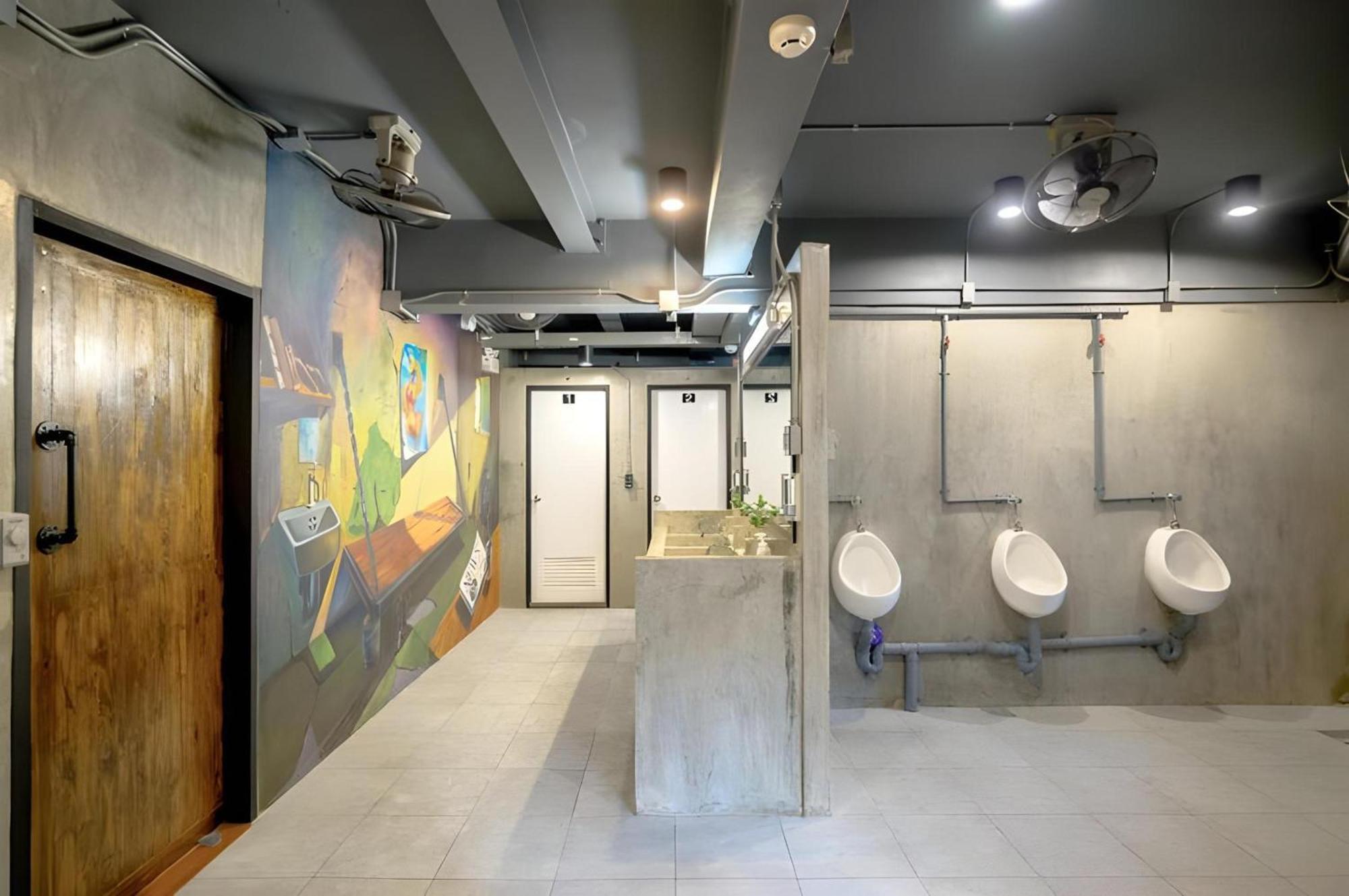 RedDoorz Episode 11 Hostel Sukhumvit Bangkok Buitenkant foto