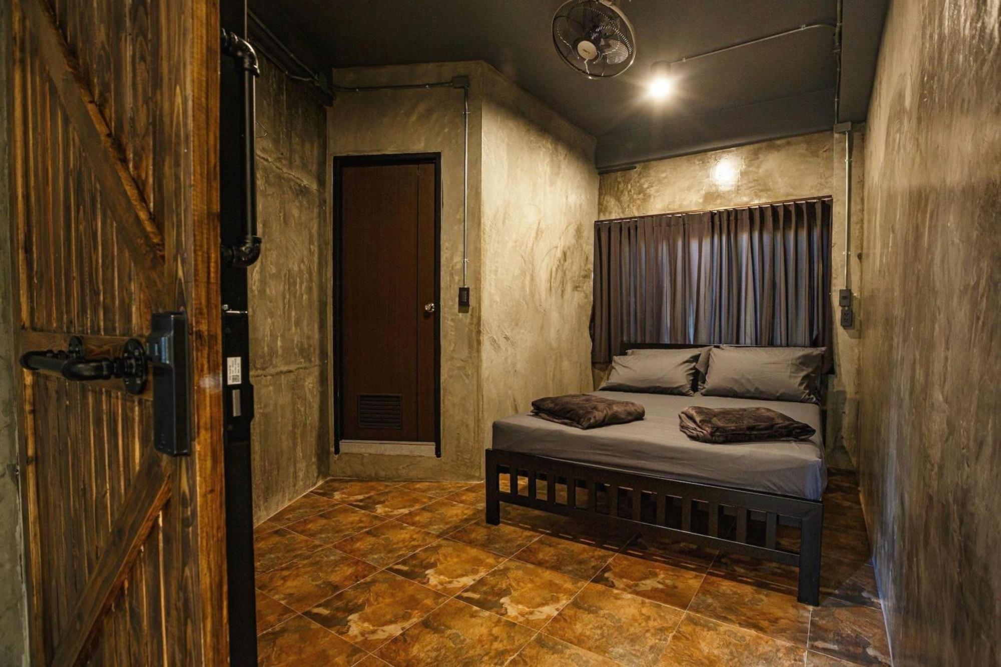 RedDoorz Episode 11 Hostel Sukhumvit Bangkok Buitenkant foto