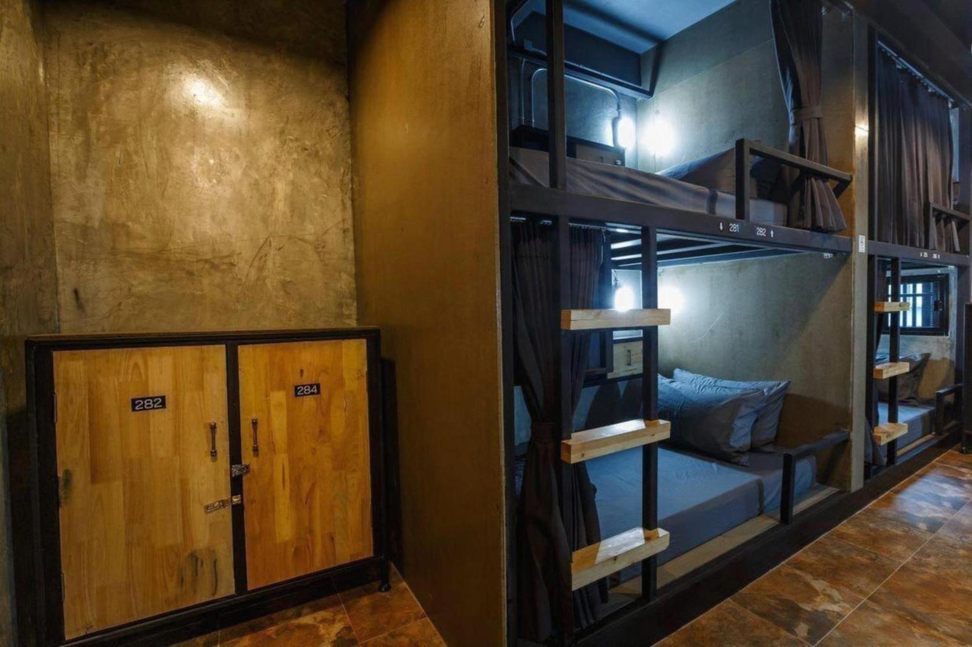 RedDoorz Episode 11 Hostel Sukhumvit Bangkok Buitenkant foto
