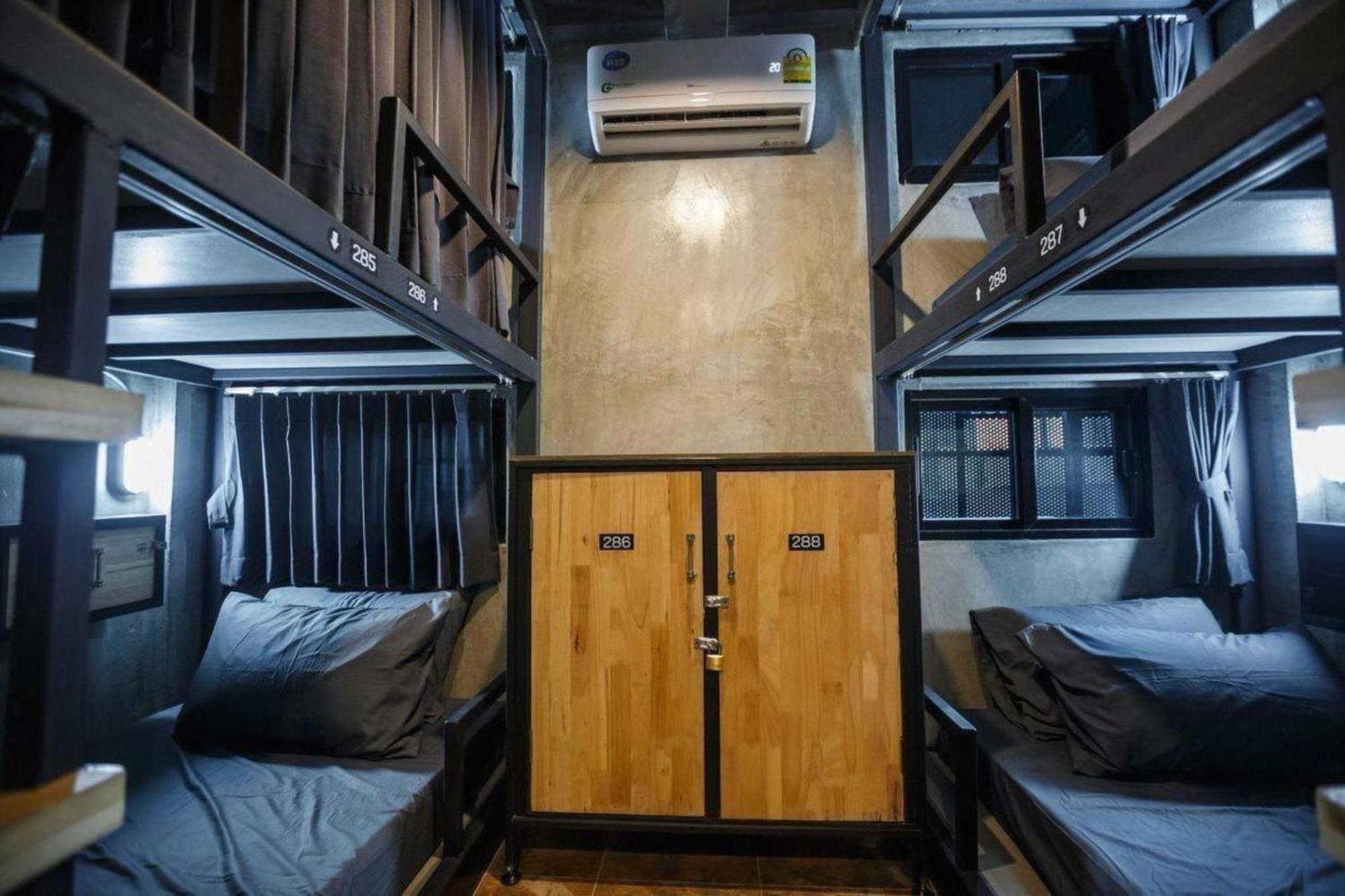 RedDoorz Episode 11 Hostel Sukhumvit Bangkok Buitenkant foto