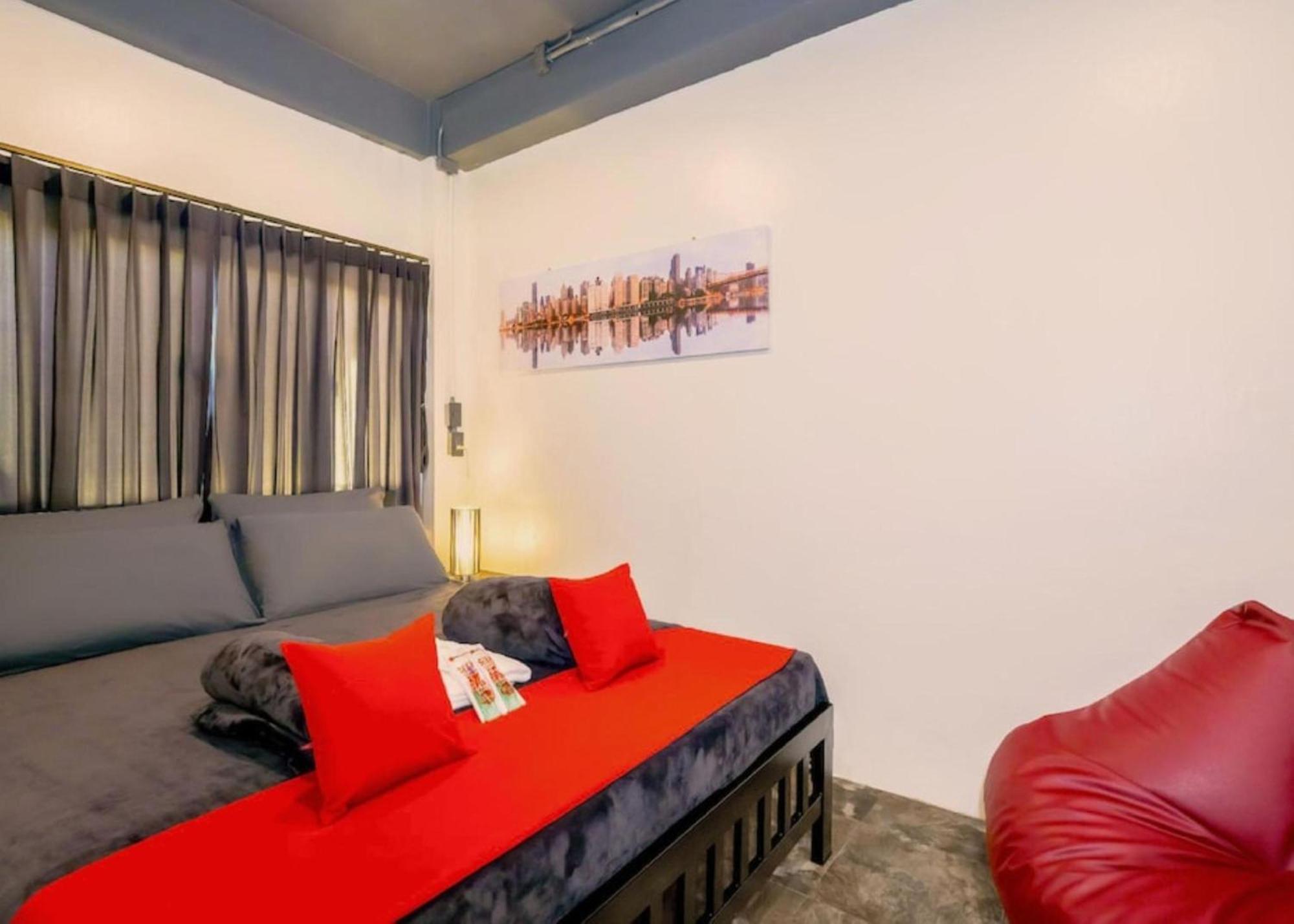 RedDoorz Episode 11 Hostel Sukhumvit Bangkok Buitenkant foto