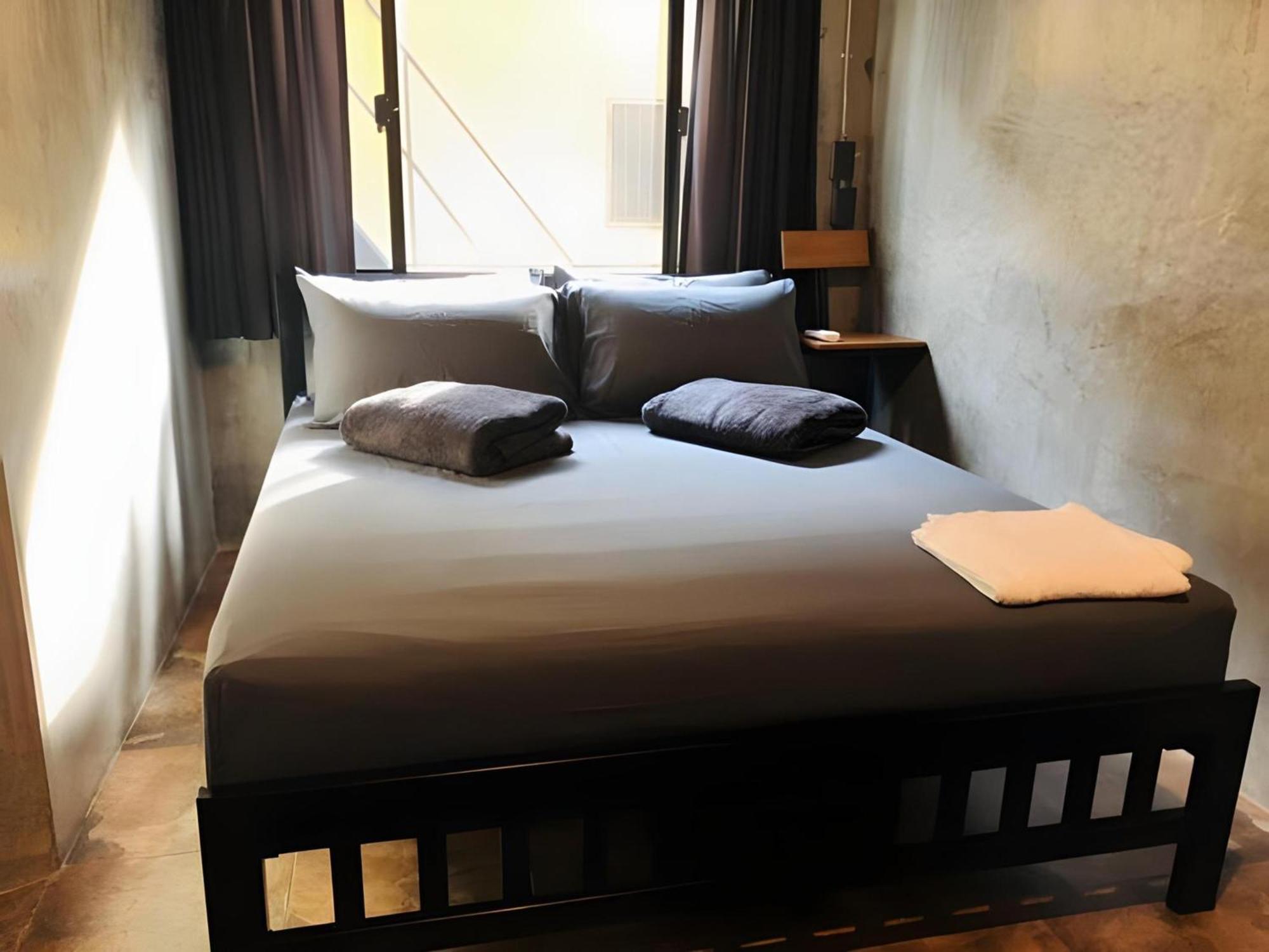 RedDoorz Episode 11 Hostel Sukhumvit Bangkok Buitenkant foto