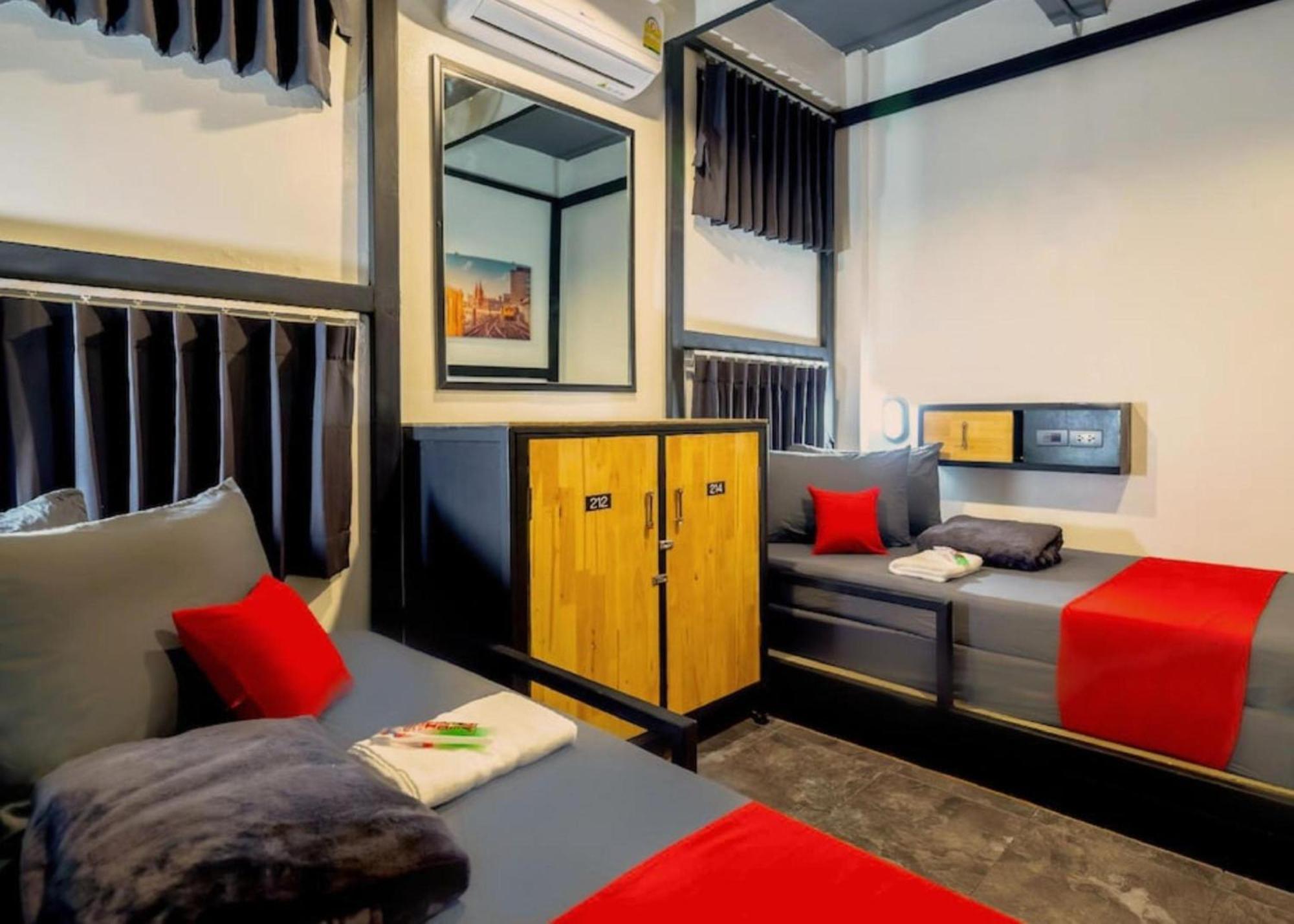RedDoorz Episode 11 Hostel Sukhumvit Bangkok Buitenkant foto