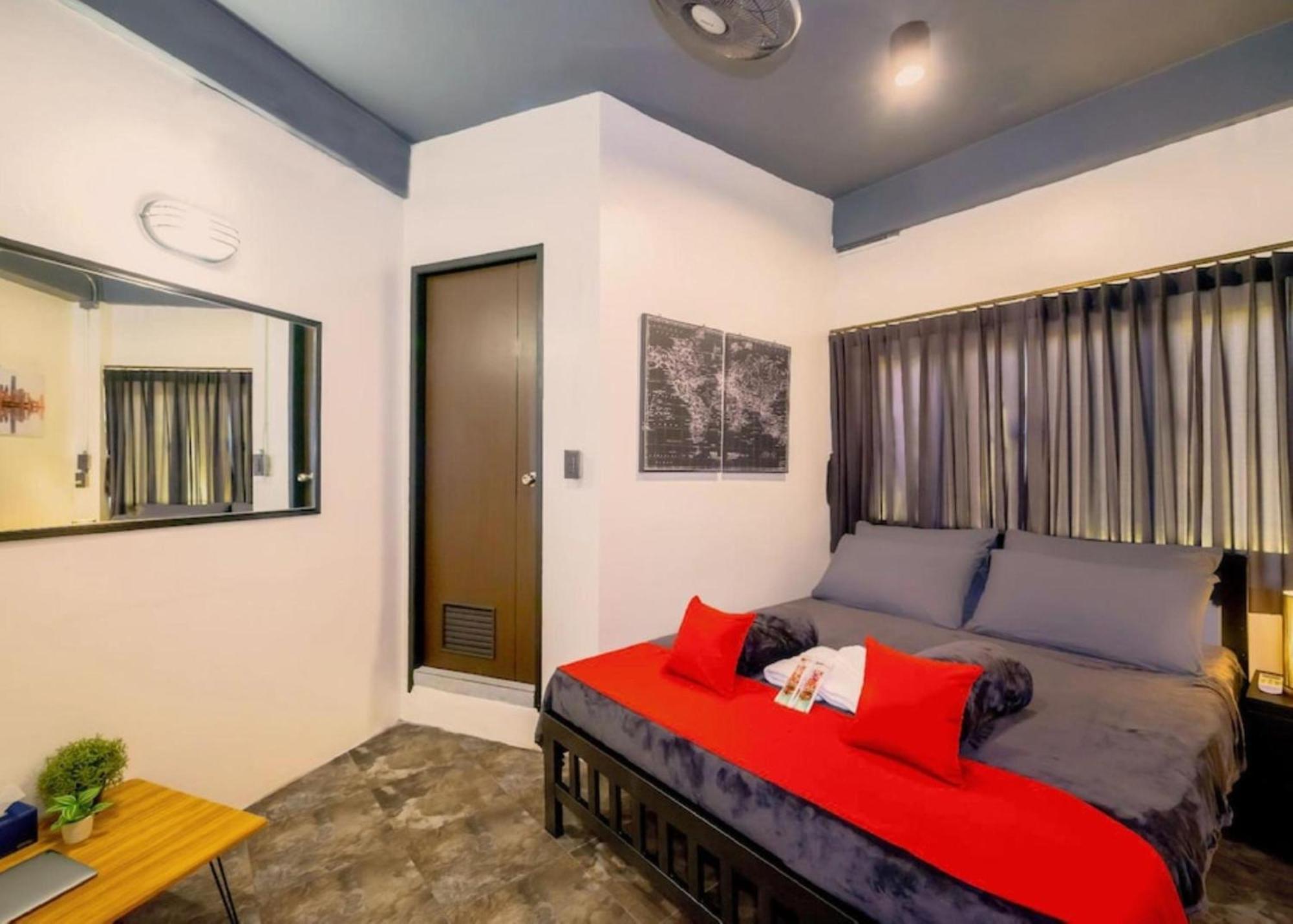 RedDoorz Episode 11 Hostel Sukhumvit Bangkok Buitenkant foto